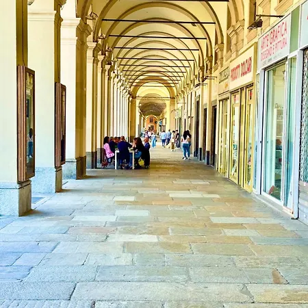 Torino - Piazza Statuto - La Suite Degli Artisti *
